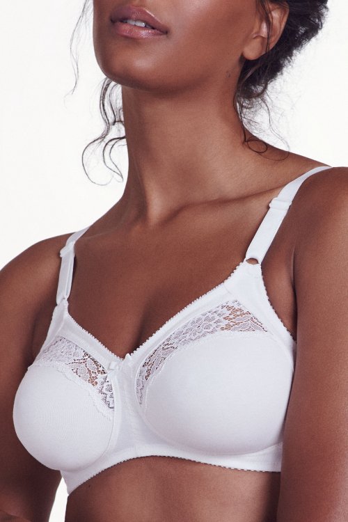 Li. 930 Manja melltartó (01)